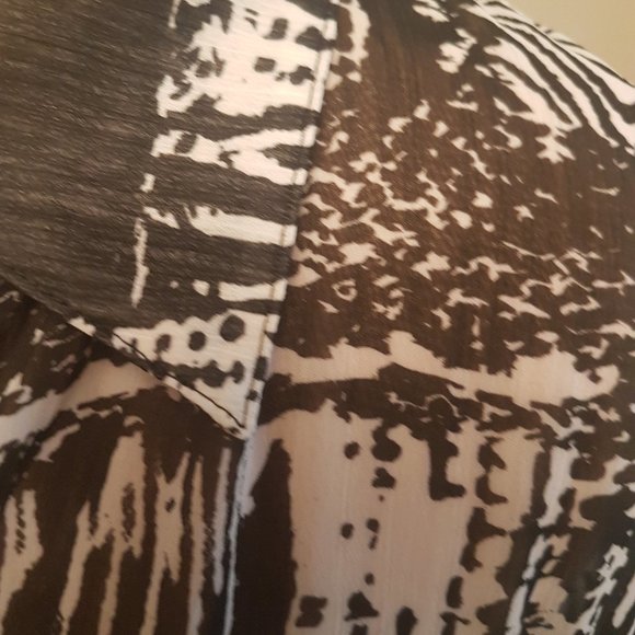 Black and White Blouse - Picture 5 of 10